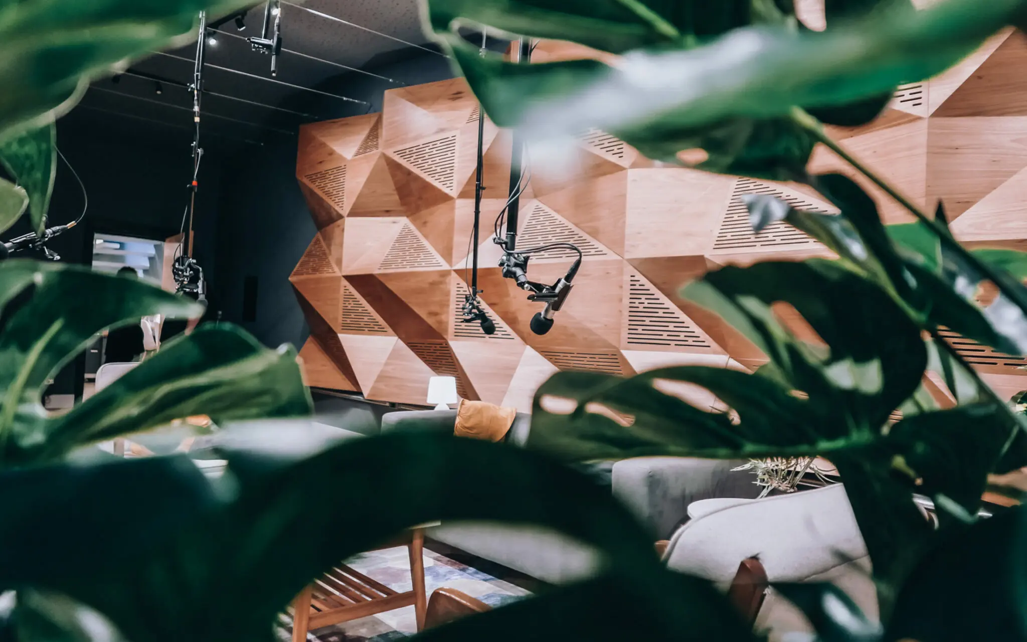 IMG_7905 2 IMG 7905 2 e1586396073349 | CONHEÇA OS NOSSOS ESTÚDIOS QUE TAL A GENTE TOMAR UM CAFÉ? AGENDAMENTO +55 11 96088-8681 estudio@jacarandaaudio.com Rua Senador Felicio dos Santos 312B Liberdade, São Paulo, Brasil