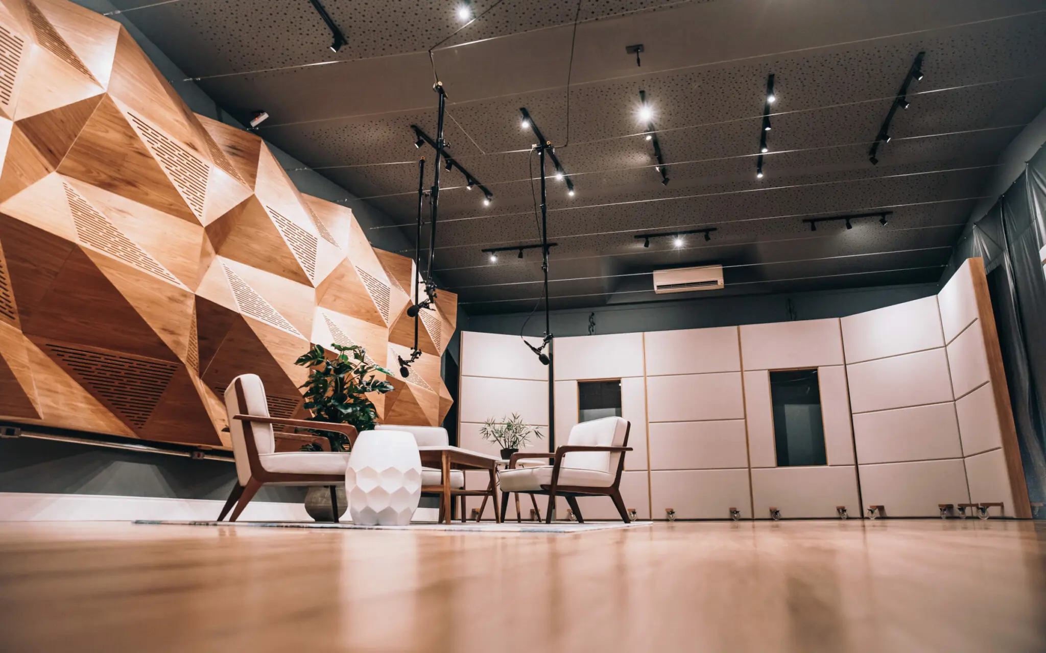 _MG_6169 Estúdio de gravação de podcast e locução, Loc On Demand. São Paulo.