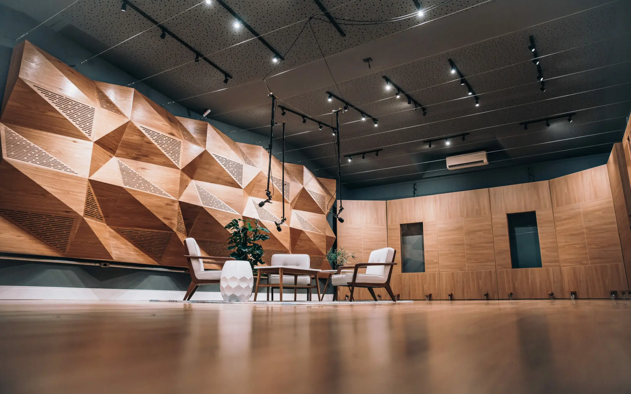 _MG_6194 Estúdio de gravação de podcast e locução, Loc On Demand. São Paulo.