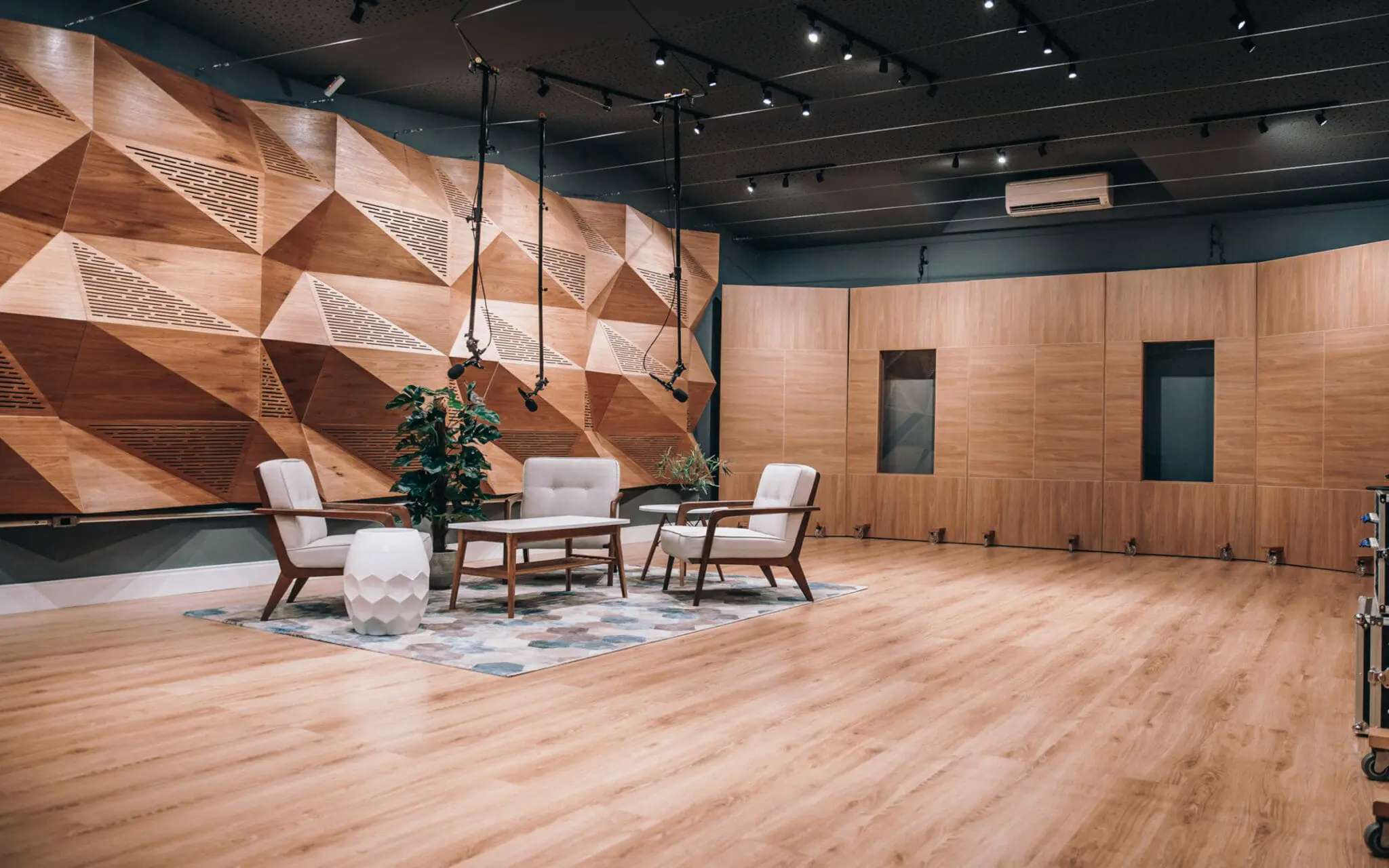 _MG_6225 Estúdio de gravação de podcast e locução, Loc On Demand. São Paulo.