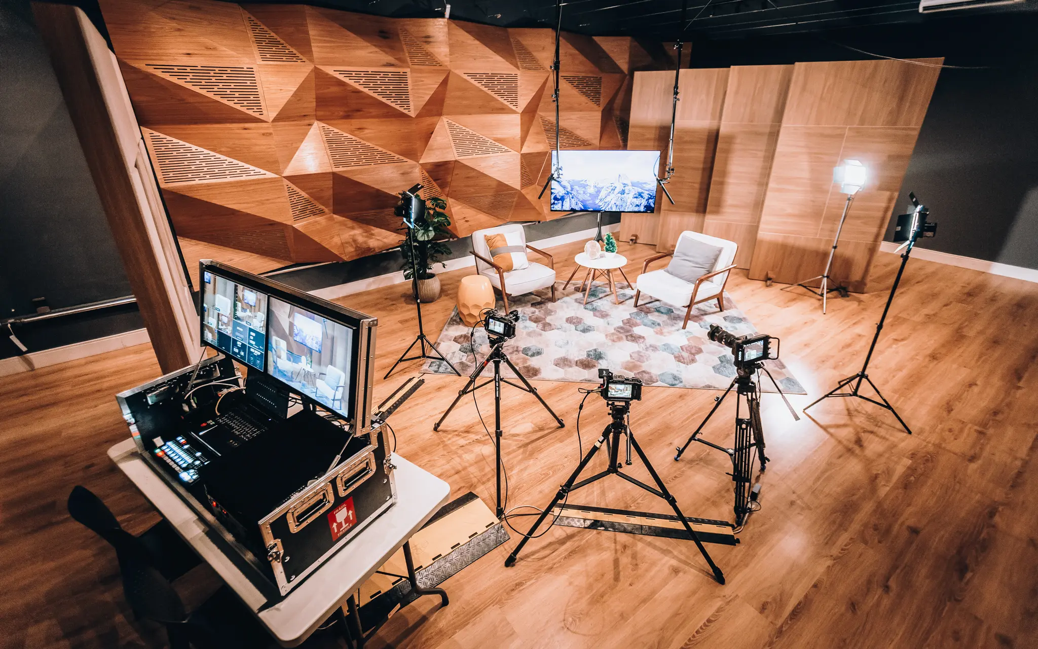 _MG_8054 MG 8054 | CONHEÇA OS NOSSOS ESTÚDIOS QUE TAL A GENTE TOMAR UM CAFÉ? AGENDAMENTO +55 11 96088-8681 estudio@jacarandaaudio.com Rua Senador Felicio dos Santos 312B Liberdade, São Paulo, Brasil