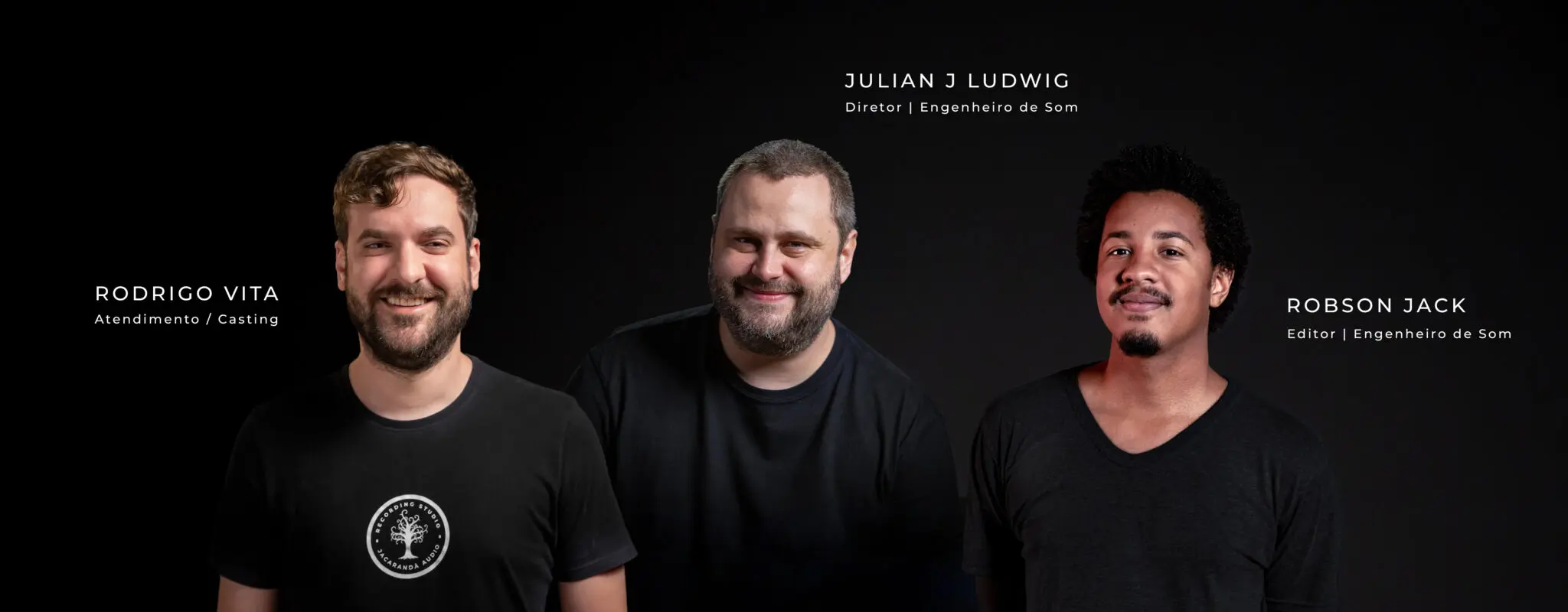 Banner Novo scaled | locutores online,Locução Comercial,Banco de Vozes,Casting de Vozes,Locução Profissional Se você está procurando a voz perfeita para dar vida aos seus projetos de locução comercial, você veio ao lugar certo! Nosso site é a sua fonte confiável para locutores online profissionais e um banco de vozes de alta qualidade.